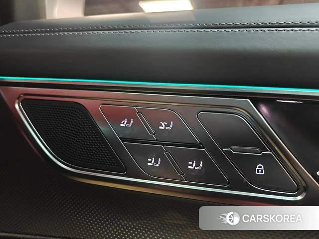 Audi A6L id 4259410 из Китая 25