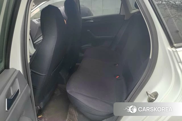 Volkswagen Polo id 4263846 из Китая 16
