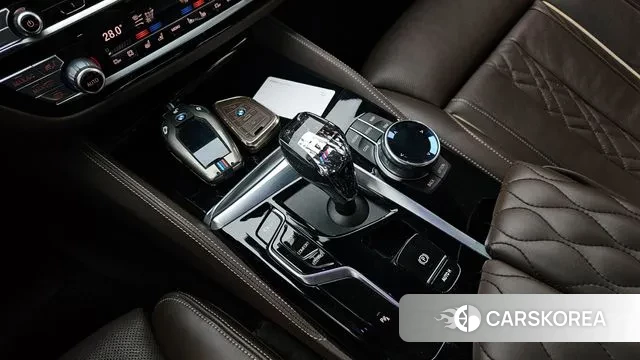 BMW 5 Series (G30) id 3467848 из Кореи 19