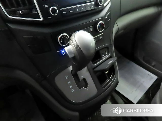 Hyundai The New Grand Starex id 3872597 из Кореи 19