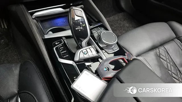 BMW 5 Series (G30) id 3722596 из Кореи 19