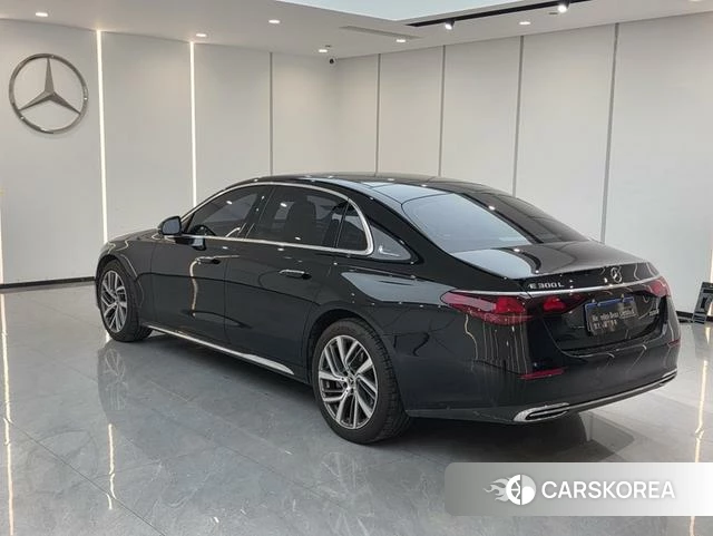 Mercedes-Benz E-class id 4335372 из Китая 14