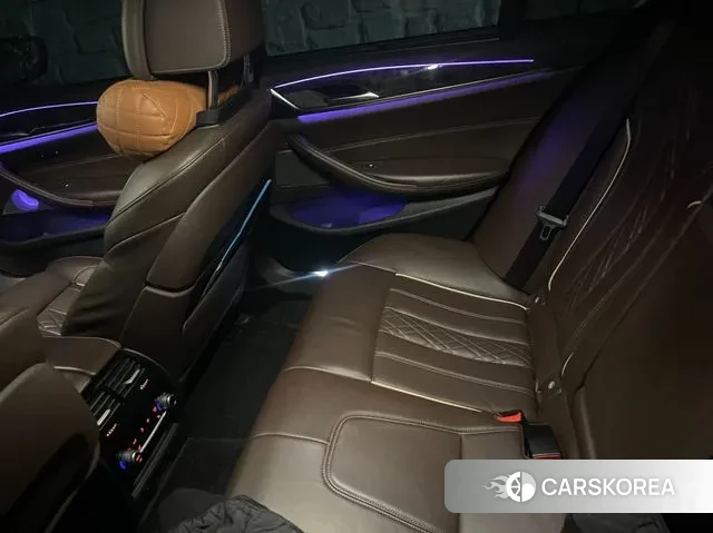 BMW 5 Series (G30) id 3510232 из Кореи 9