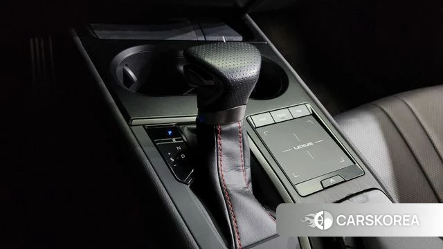 Lexus UX250h id 3860715 из Кореи 19