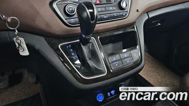 Hyundai The New Grand Starex id 2640258 из Кореи 19