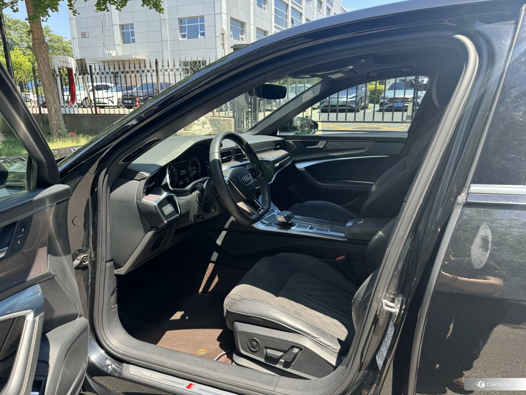 Audi A6L id 4473833 из Китая 27