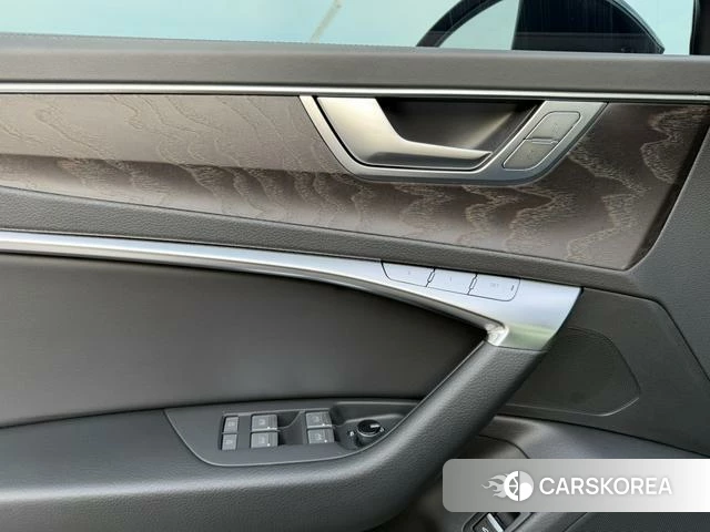 Audi A6L id 4297561 из Китая 25