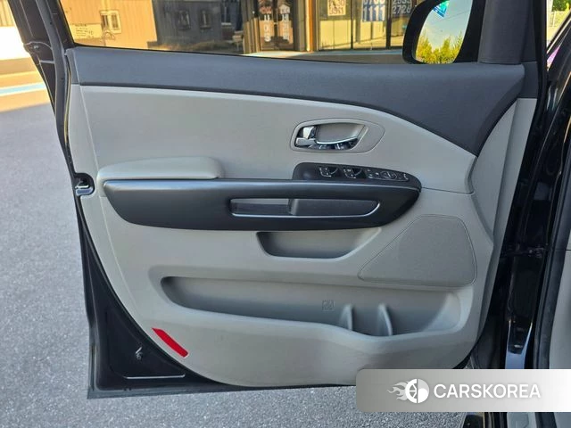 Kia All New Carnival id 4300611 из Кореи 19