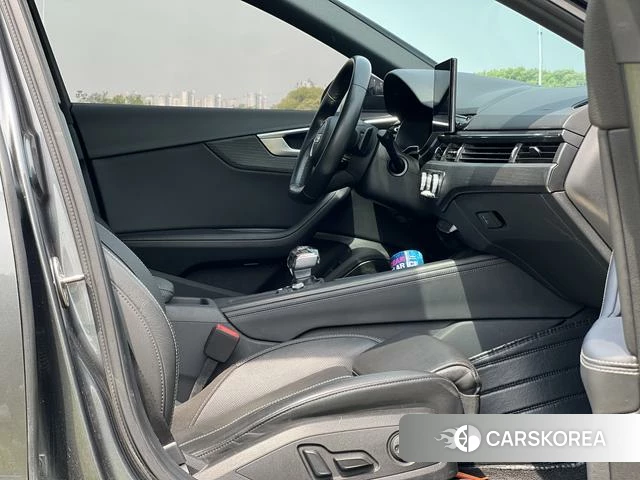 Audi A4L id 4301453 из Китая 16
