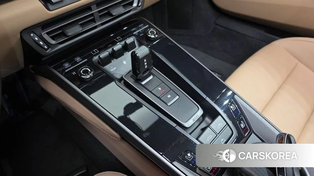 Porsche 911(992) id 4394599 из Кореи 27