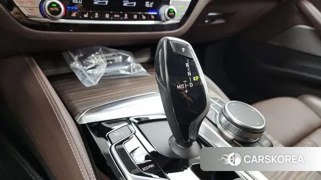 BMW 5 Series (G30) id 3017896 из Кореи 19