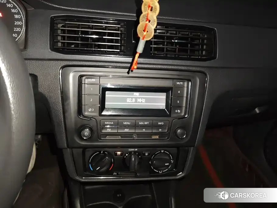 Volkswagen Santana id 4554024 из Китая 15
