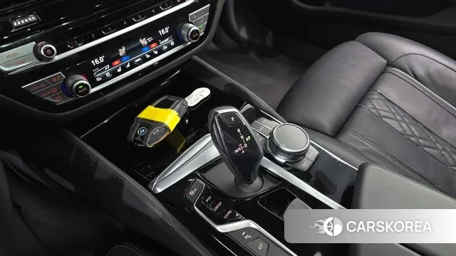 BMW 5 Series (G30) id 3033775 из Кореи 19