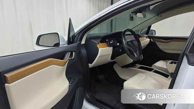 Tesla Model X id 4581731 из Кореи 31