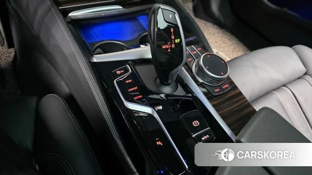 BMW 5 Series (G30) id 3897827 из Кореи 19