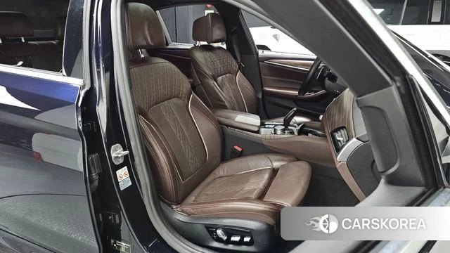 BMW 5 Series (G30) id 3867537 из Кореи 19