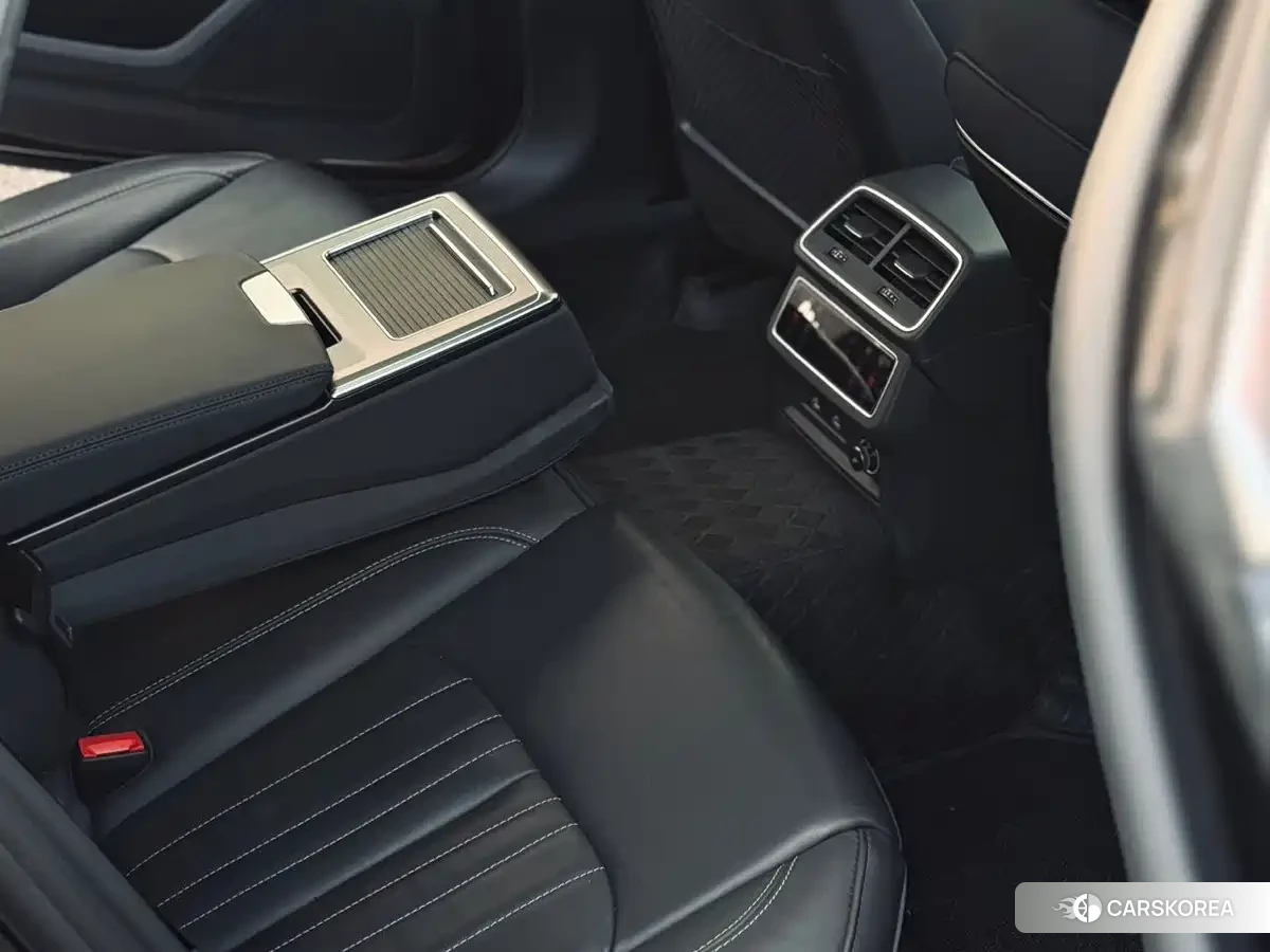 Audi A6L id 4548065 из Китая 19