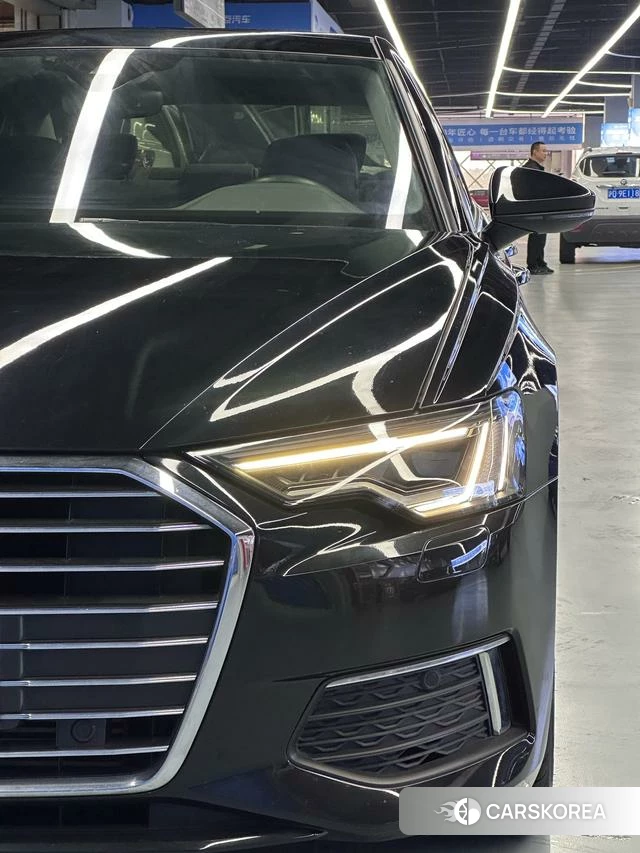 Audi A6L id 4240574 из Китая 32