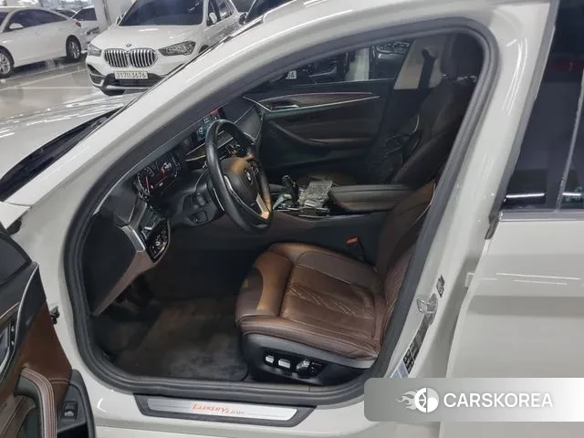 BMW 5 Series (G30) id 2997465 из Кореи 19