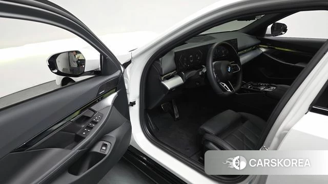 BMW 5 Series (G60) id 3825722 из Кореи 19