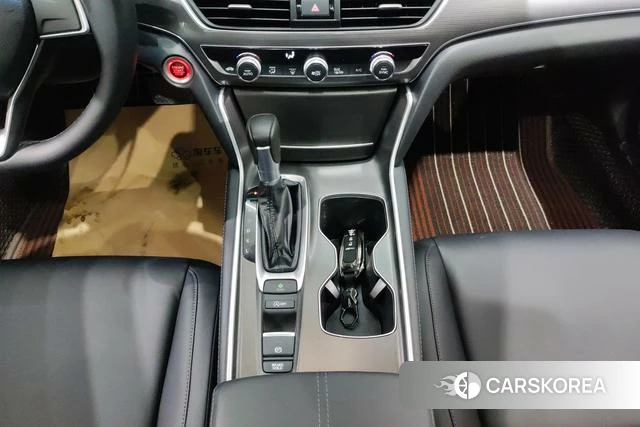 Honda Accord id 3825551 из Китая 16