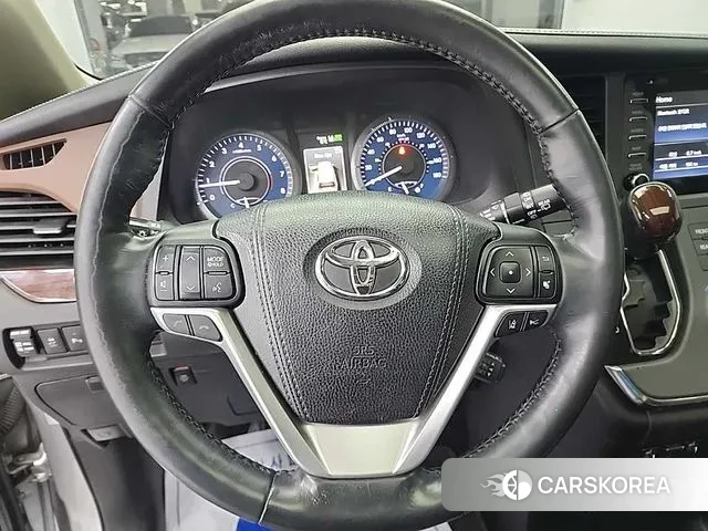 Toyota Sienna id 3714134 из Кореи 19