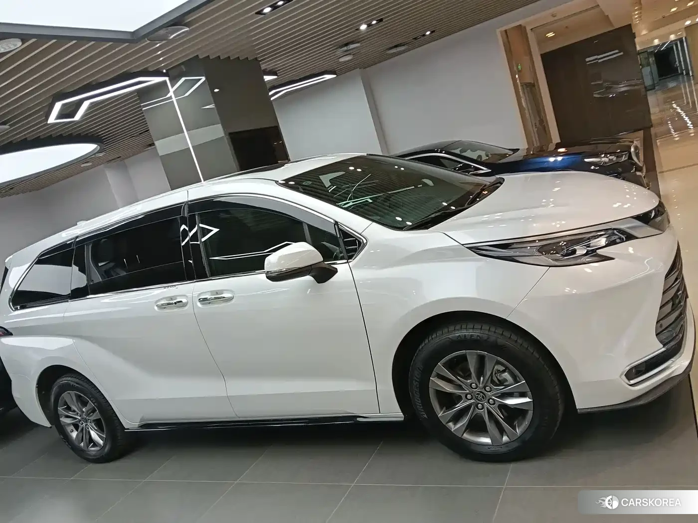 Toyota Sienna id 4686172 из Китая 9
