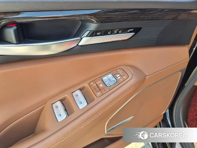 Genesis G90 id 4285455 из Кореи 18