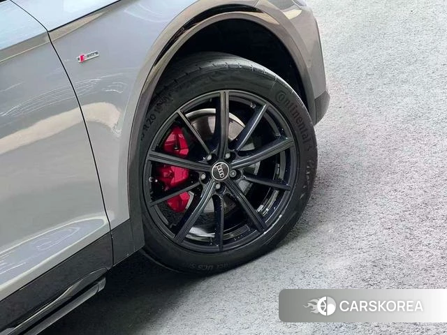 Audi Q5L Sportback id 4261919 из Китая 29