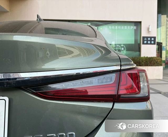 Lexus ES id 4276201 из Китая 14