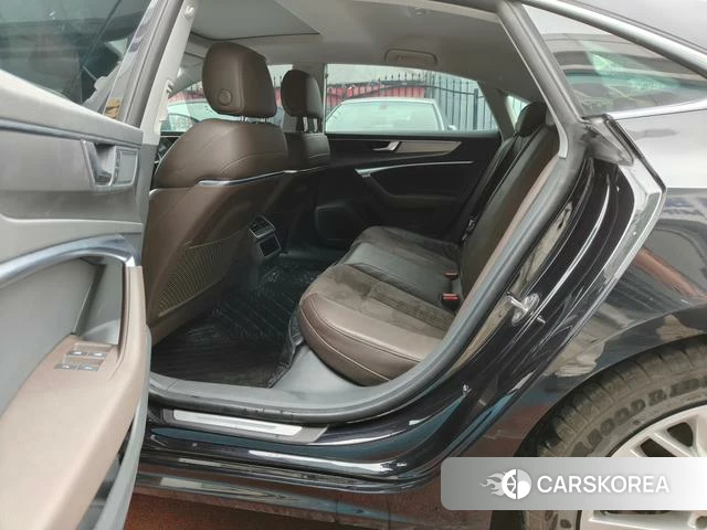 Audi A7L id 4259094 из Китая 18