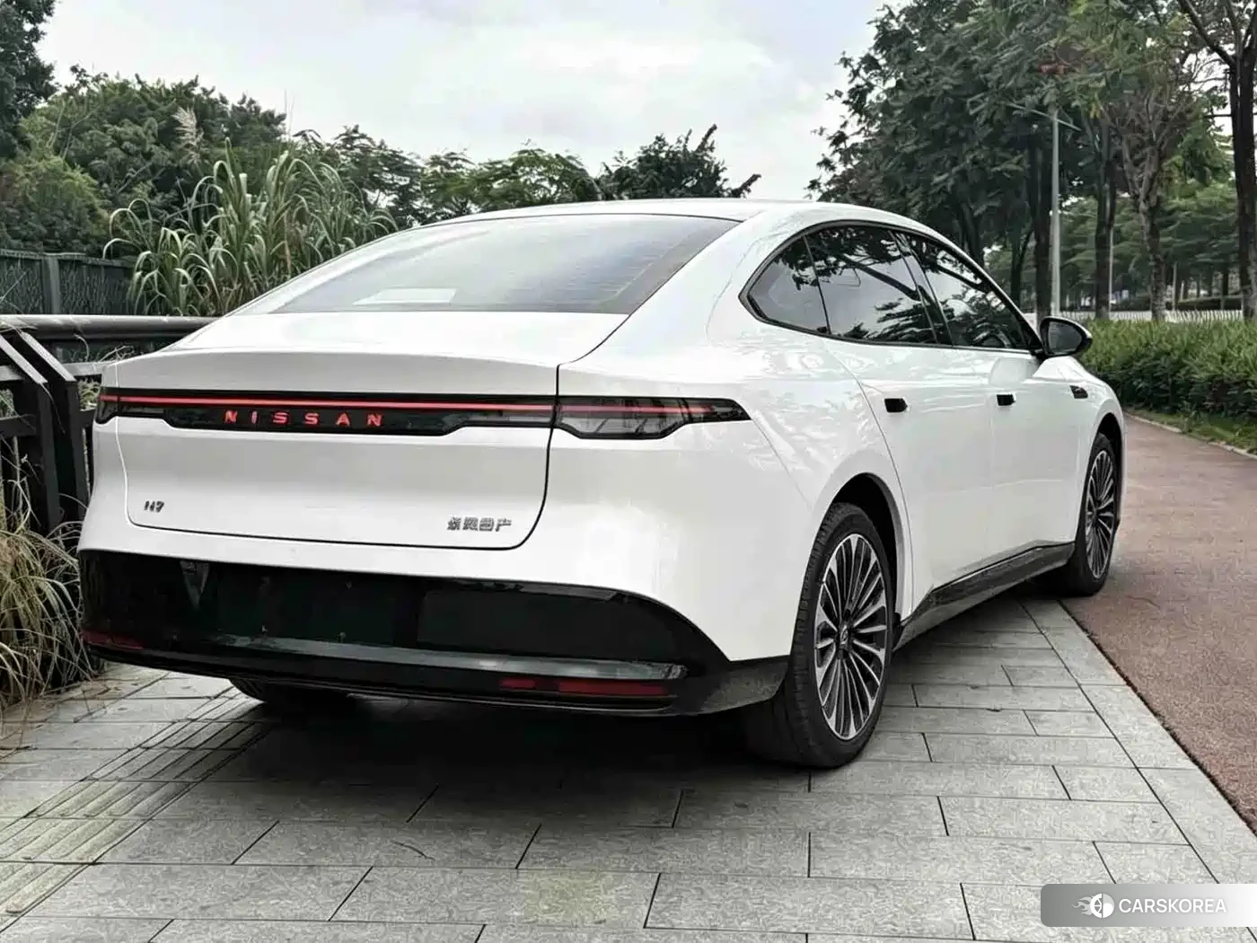Nissan N7 id 4653769 из Китая 9
