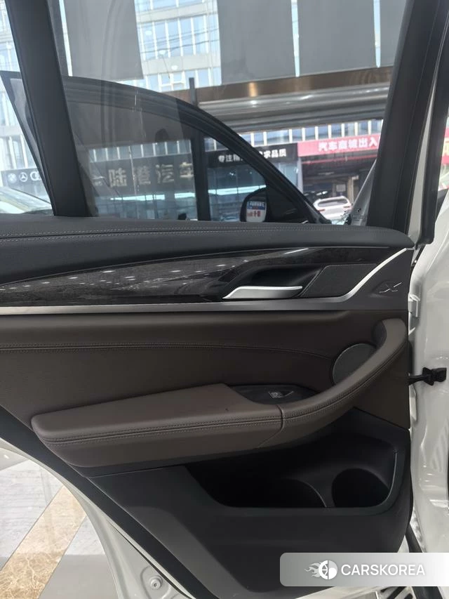 BMW X3 id 4234832 из Китая 21
