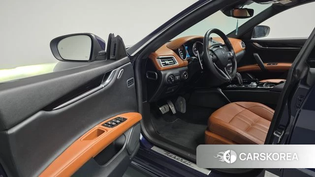 Maserati Ghibli id 3924482 из Кореи 19