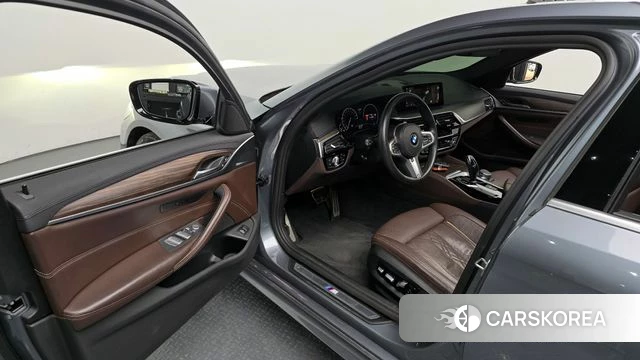 BMW 5 Series (G30) id 4397377 из Кореи 34