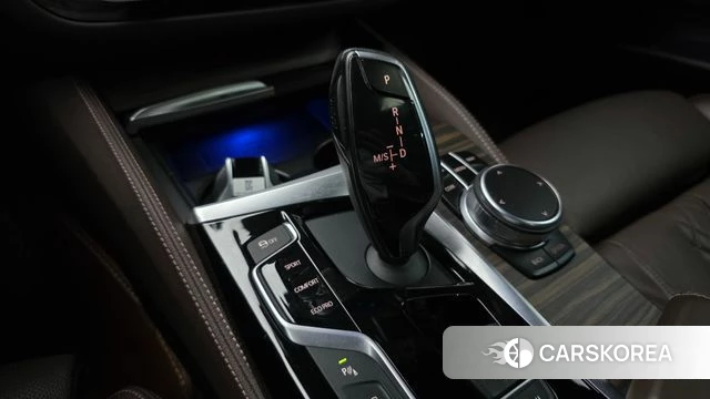 BMW 5 Series (G30) id 3861739 из Кореи 19