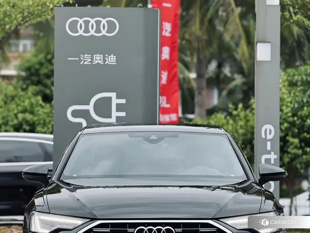 Audi A6L id 4559830 из Китая 17