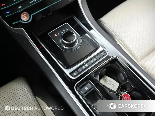 Jaguar XE id 3351176 из Кореи 19