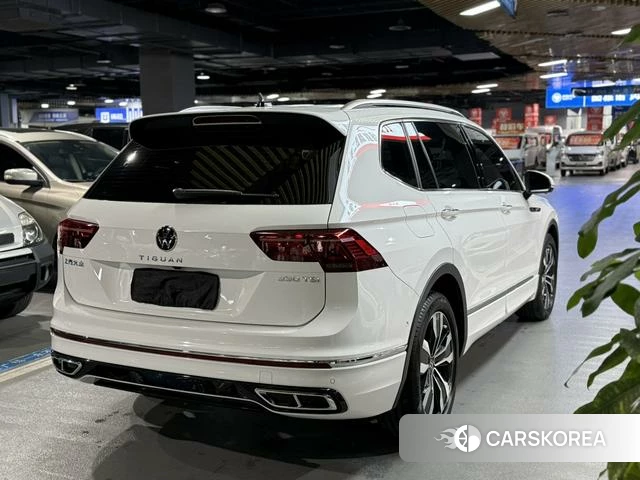 Volkswagen Tiguan L id 4275656 из Китая 17