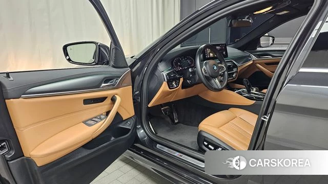 BMW 5 Series (G30) id 4774317 из Кореи 31