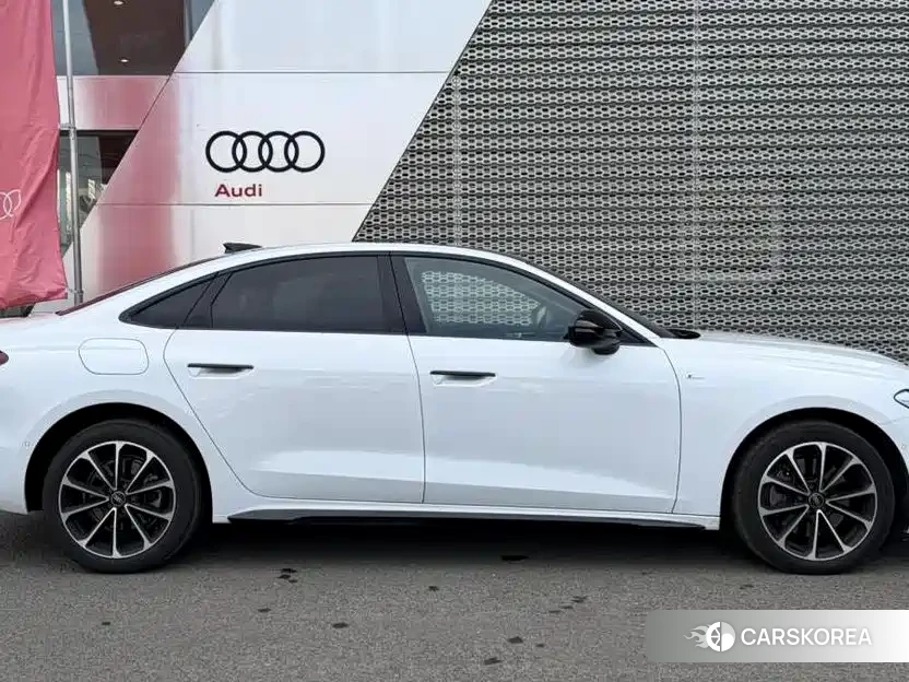 Audi A5L id 4655253 из Китая 9