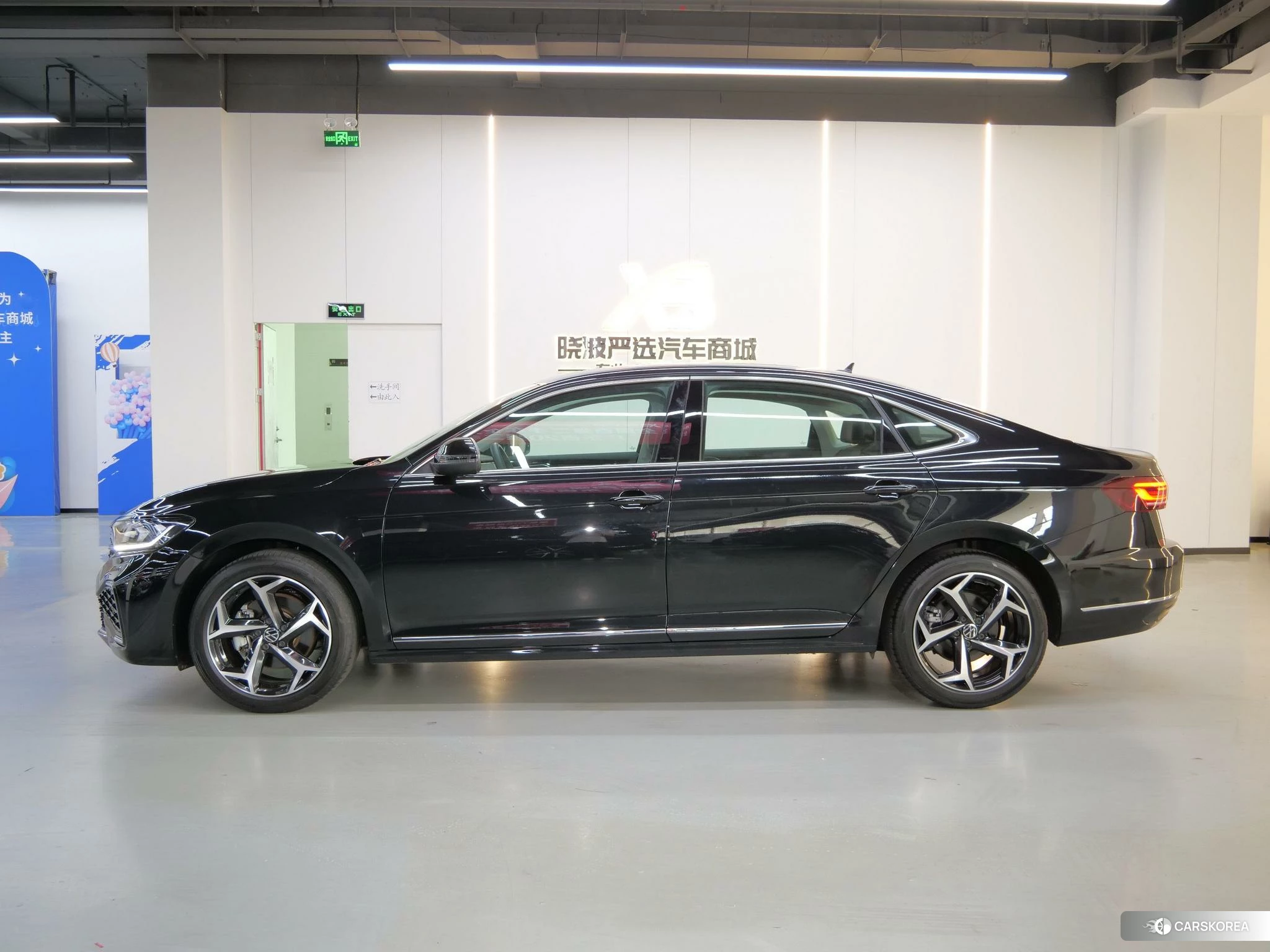 Volkswagen Passat id 4510923 из Китая 17