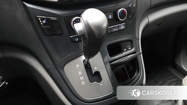 Hyundai The New Grand Starex id 4197263 из Кореи 19