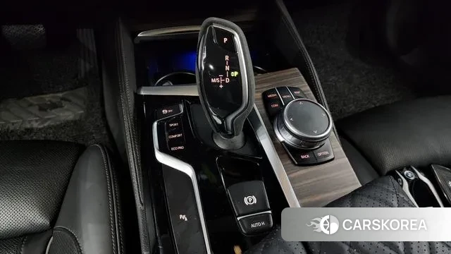 BMW 5 Series (G30) id 3045129 из Кореи 19