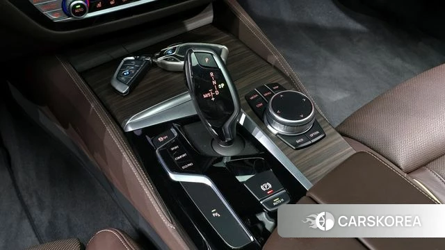 BMW 5 Series (G30) id 3853297 из Кореи 19