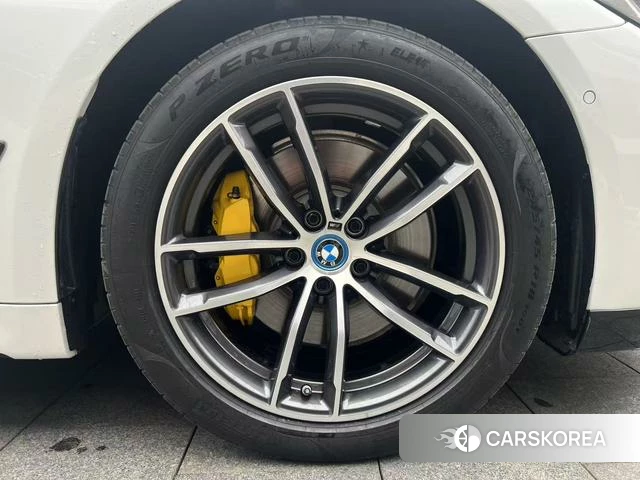 BMW 5 series PHEV id 4262423 из Китая 13