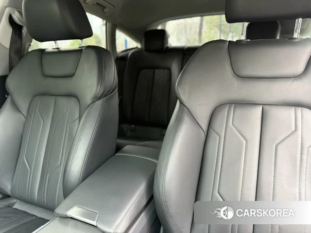 Audi A7 id 4260423 из Китая 9