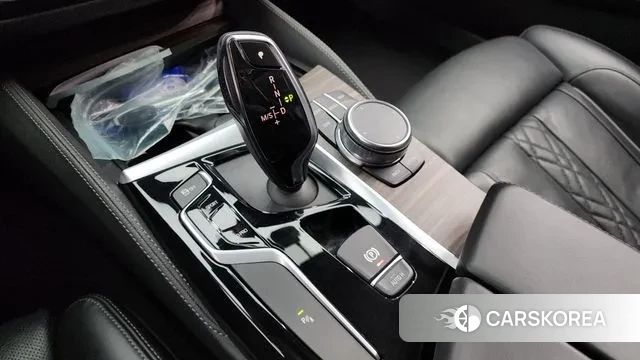 BMW 5 Series (G30) id 3484854 из Кореи 19