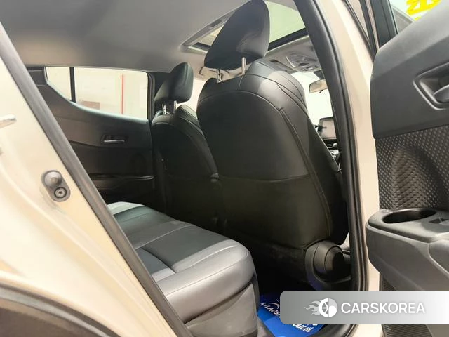 Toyota C-HR id 4262294 из Китая 34