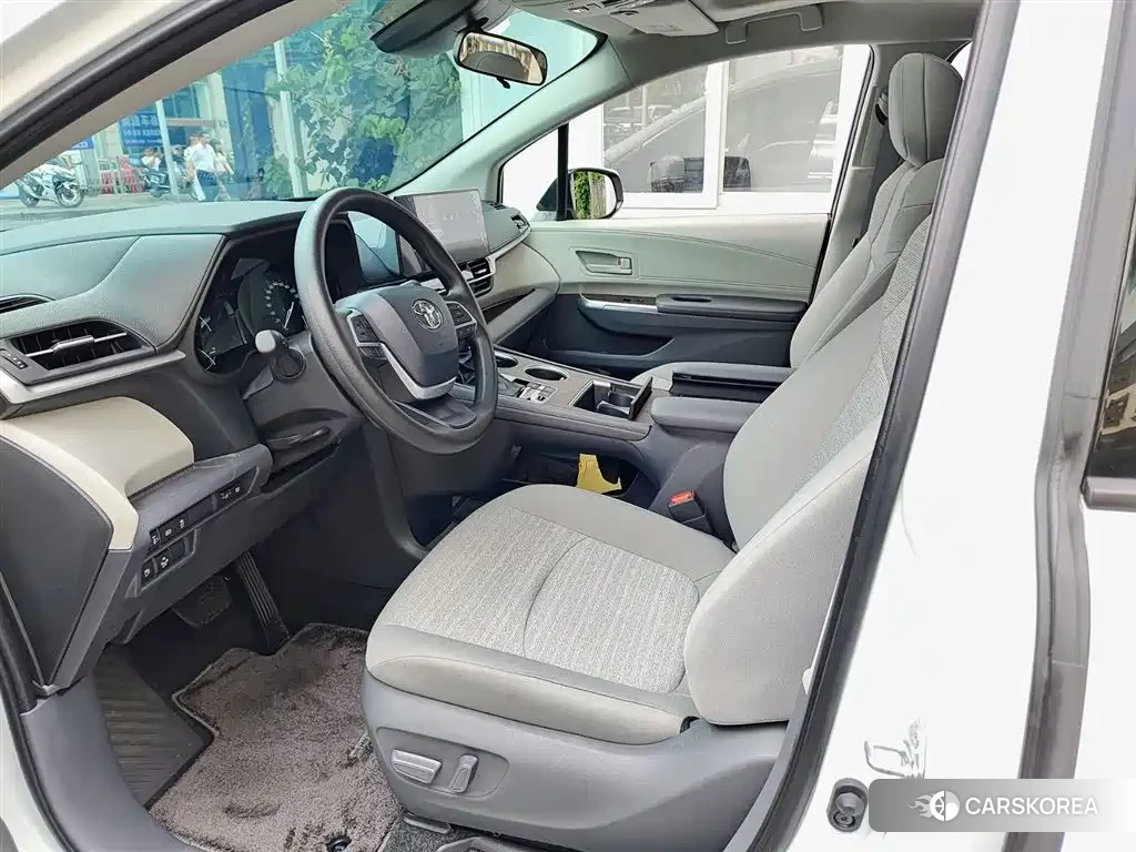 Toyota Sienna id 4565289 из Китая 10